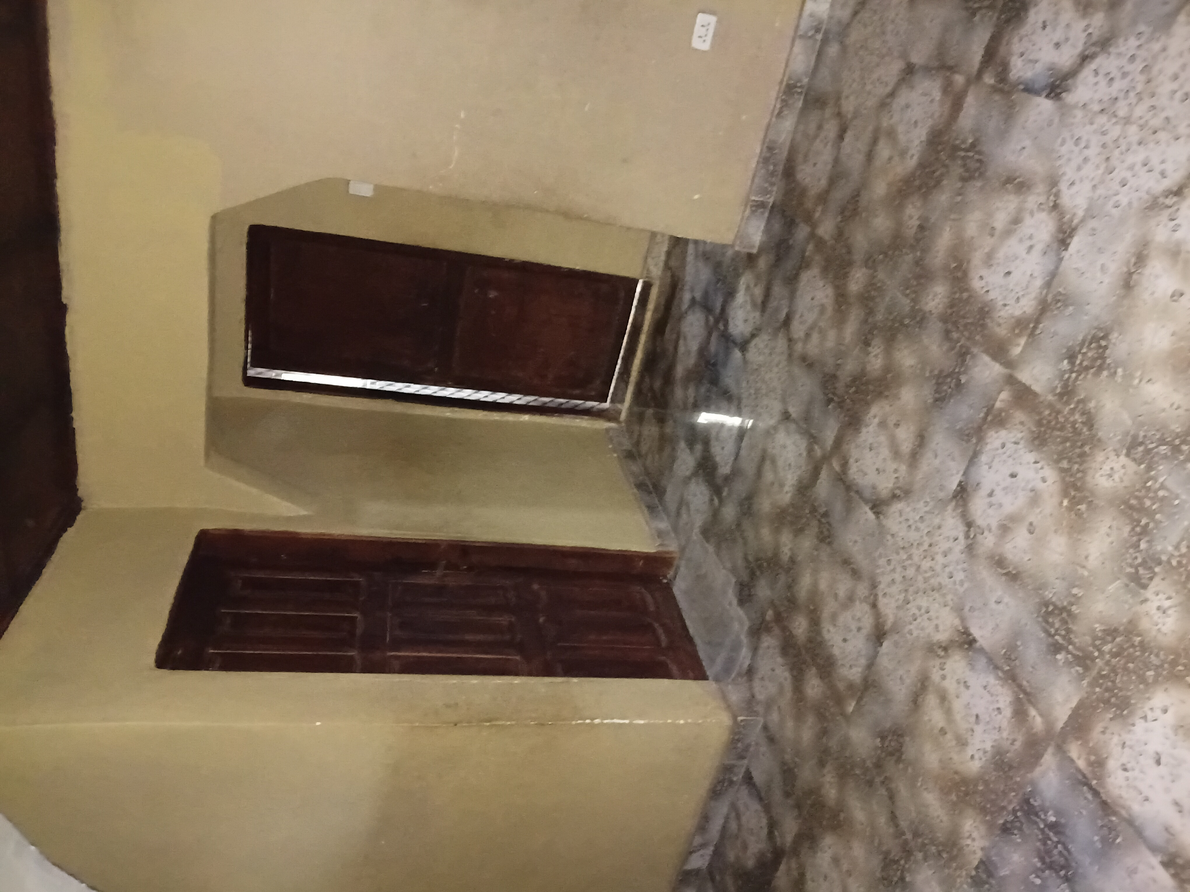 3 bedrooms 2 bathrooms Apartment - image 4